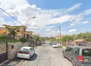 Marco simone spazioso monolocale arredato