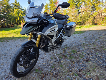 Triumph 1200 rally explorer