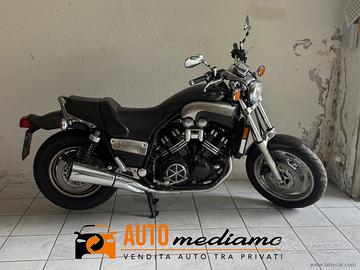 YAMAHA VMAX 1200