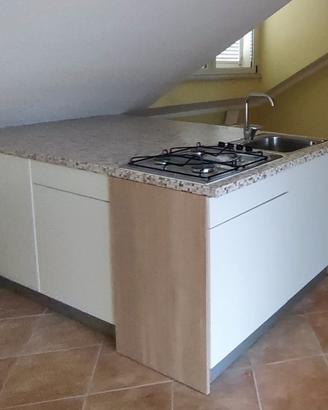Componenti cucina + lavello e miscelatore