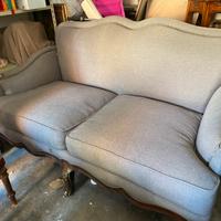 Divano grigio stile Impero