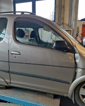 Porta anteriore dx nuda TOYOTA YARIS VERSO 2003