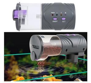 Distributore automatico mangime per pesci. 