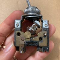 Interruttore a levette auto storica