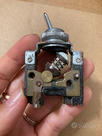 Interruttore a levette auto storica