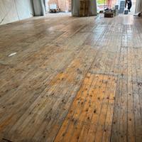 Pavimentazione in legno trattato usato per Fiere