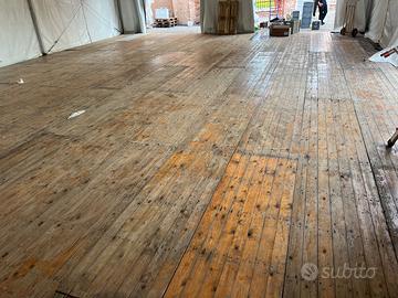 Pavimentazione in legno trattato usato per Fiere