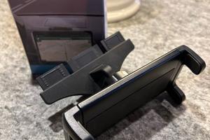 Supporto tablet/smartphone per auto