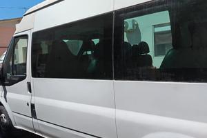 Ford transit 9posti.     9300