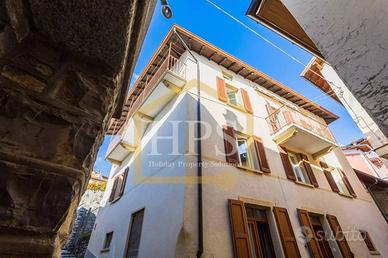 Casa indipendente di 226 m² con più di 5 locali e 