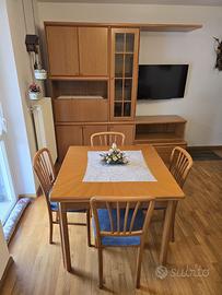 Sala da pranzo completa