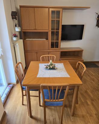 Sala da pranzo completa