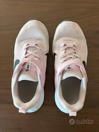 Nike Revolution rosa