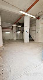Garage 100mq via d'amelio tetti alti carrabile
