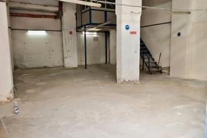 Garage 100mq via d'amelio tetti alti carrabile