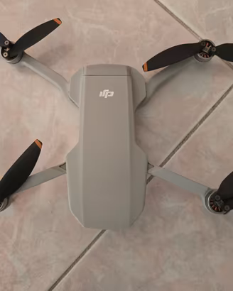DJI Mini 2 Fly More Combo - Poche ore di volo
