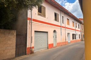 Semi-Indipendente con Box Auto e Terazza con Vista