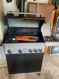 Barbeque a gas per giardino