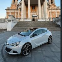 Opel Astra [Gtc] – 195cv
