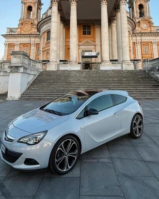 Opel Astra [Gtc] – 195cv
