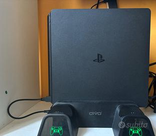 PlayStation 4 + Supporto + gioco 