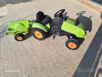 Trattore con rimorchio a pedali