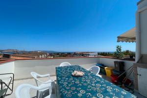 Elegante Bilocale con Terrazza e vista Asinara