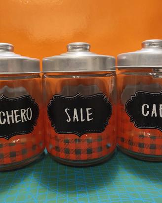 tre barattoli caffè zucchero e sale 