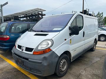RENAULT TRAFIC 2004