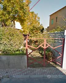 Casa indipendente con giardino