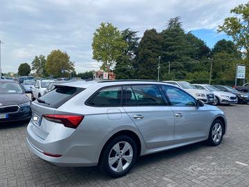 SKODA Octavia 2.0 TDI EVO SCR DSG Wagon Style