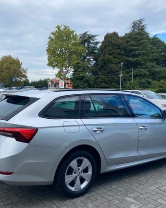 SKODA Octavia 2.0 TDI EVO SCR DSG Wagon Style