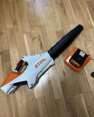Stihl BGA 86 con batteria AP 300 e AL 300