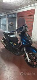 Beverly 250 ie  tourer  in perfette condizioni 