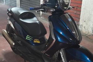 Beverly 250 ie  tourer  in perfette condizioni 