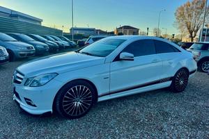 Mercedes-benz E 220 CDI Coupé BlueEFFICIENCY Avant