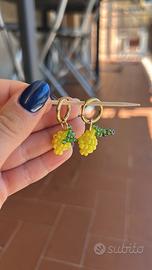 Orecchini a limone a cerchio in titanio