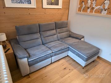 Divano con chaise longue e relax elettrico 