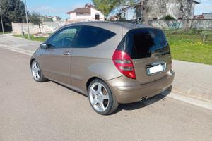 Mercedes Classe A. Anche neopatentati 