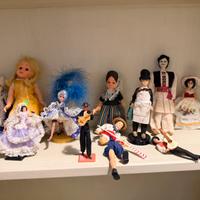 Bamboline souvenir in costume nazionale/regionale