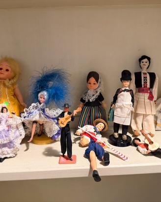 Bamboline souvenir in costume nazionale/regionale