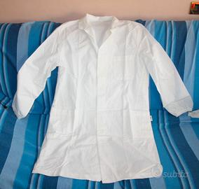 Camice da lavoro bianco da uomo.