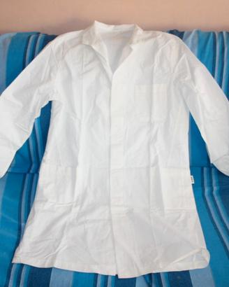 Camice da lavoro bianco da uomo.