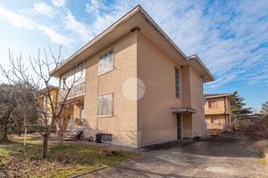 PORZIONE DI BIFAMILIARE A BUSSOLENGO