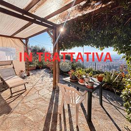 CASA SEMINDIPENDENTE A GENOVA