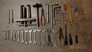 Chiavi inglesi + attrezzi