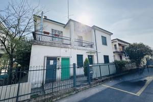 BILOCALE con INGRESSO INDIPENDENTE