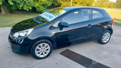 Kia Rio 1.2 Benzina - Neopatentati