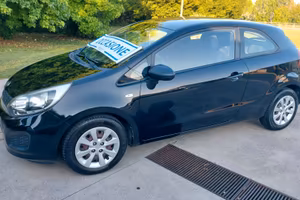 Kia Rio 1.2 Benzina - Neopatentati