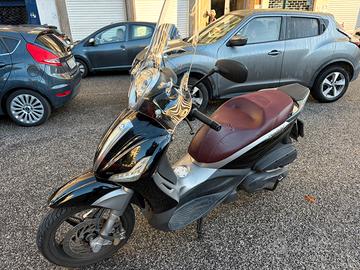 Beverly 350 Sport Touring